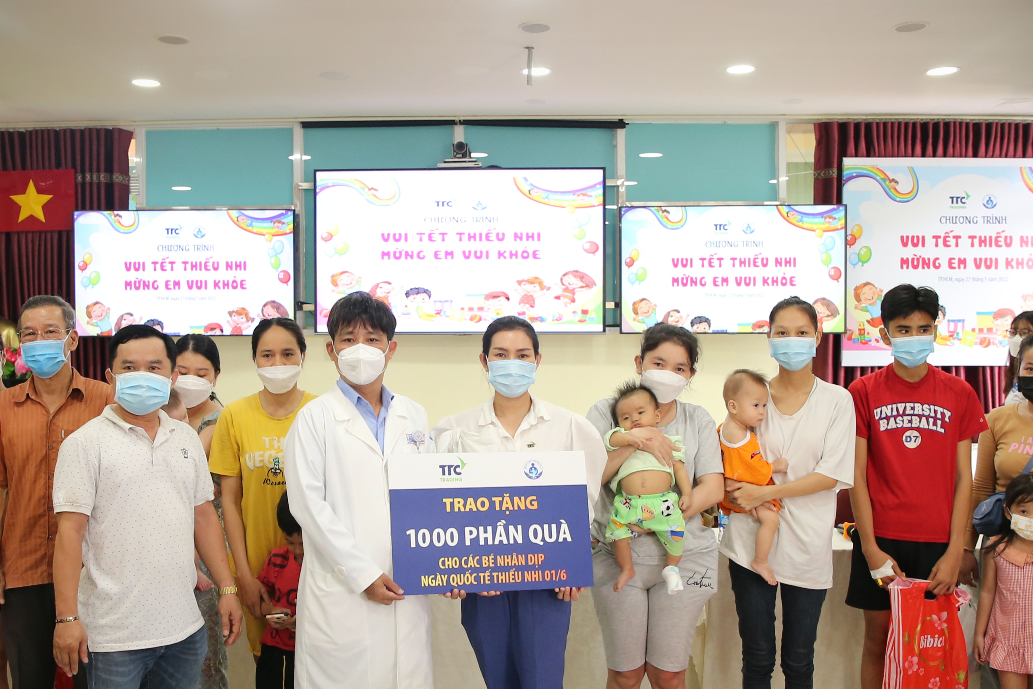 TTC TRADING tổ chức chương trình trao tặng 1000 phần quà cho các bé tại Bệnh viện Nhi Đồng 1 - 27.5.2022